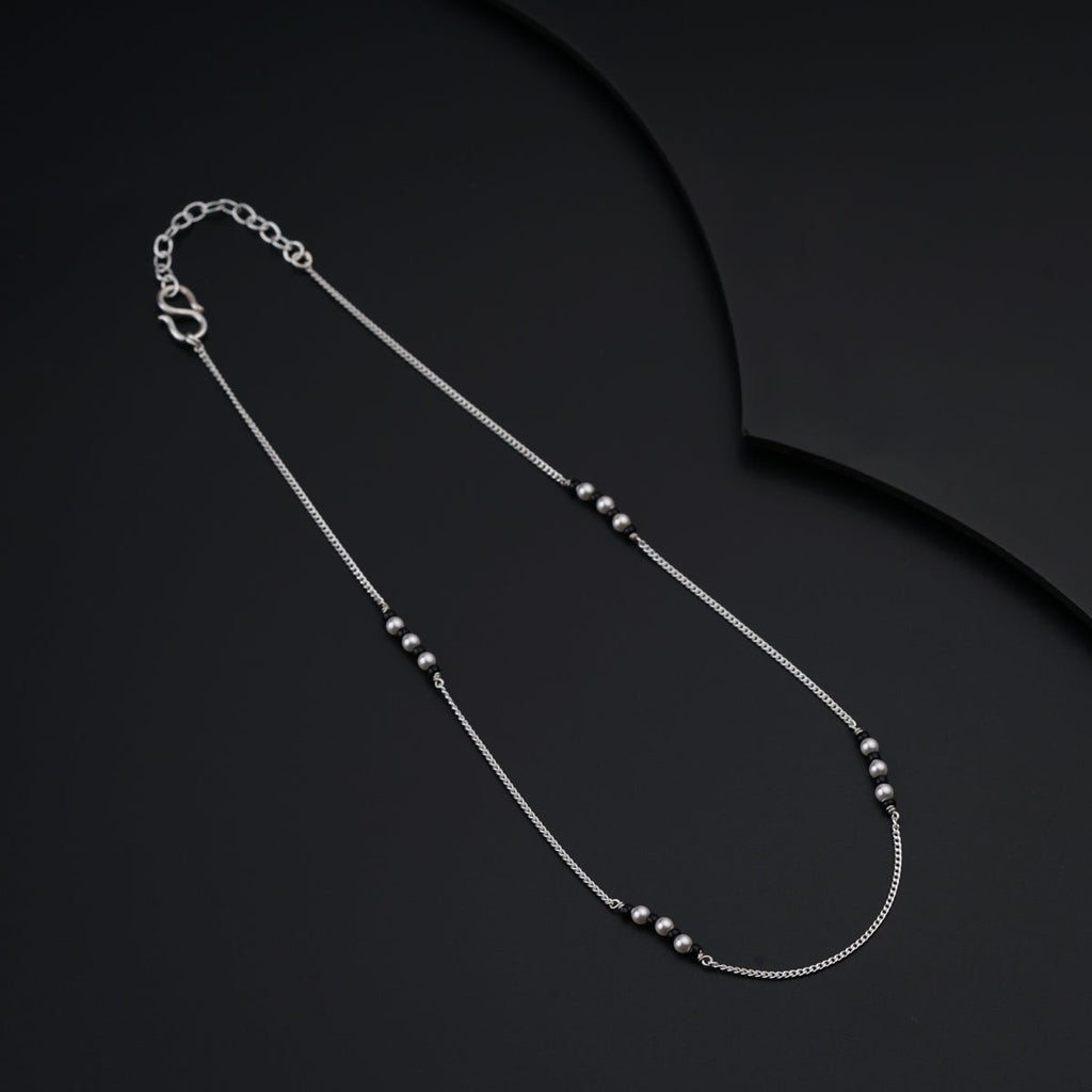 Mangalsutra en Argentfait main avec Perles et Spinelles Noirs pour une élégance intemporelle