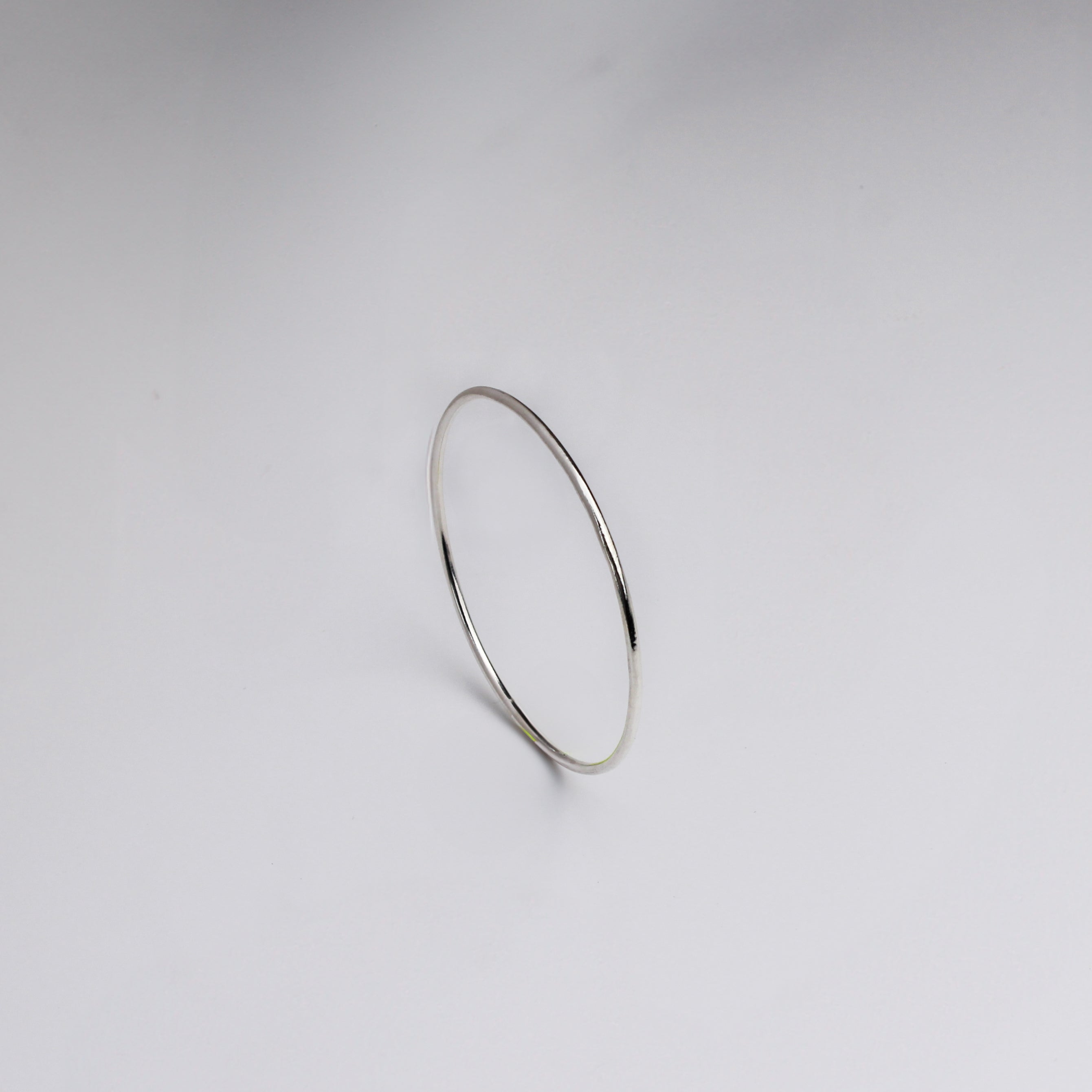 Elegant Plain Silver Bangle for Timeless Style