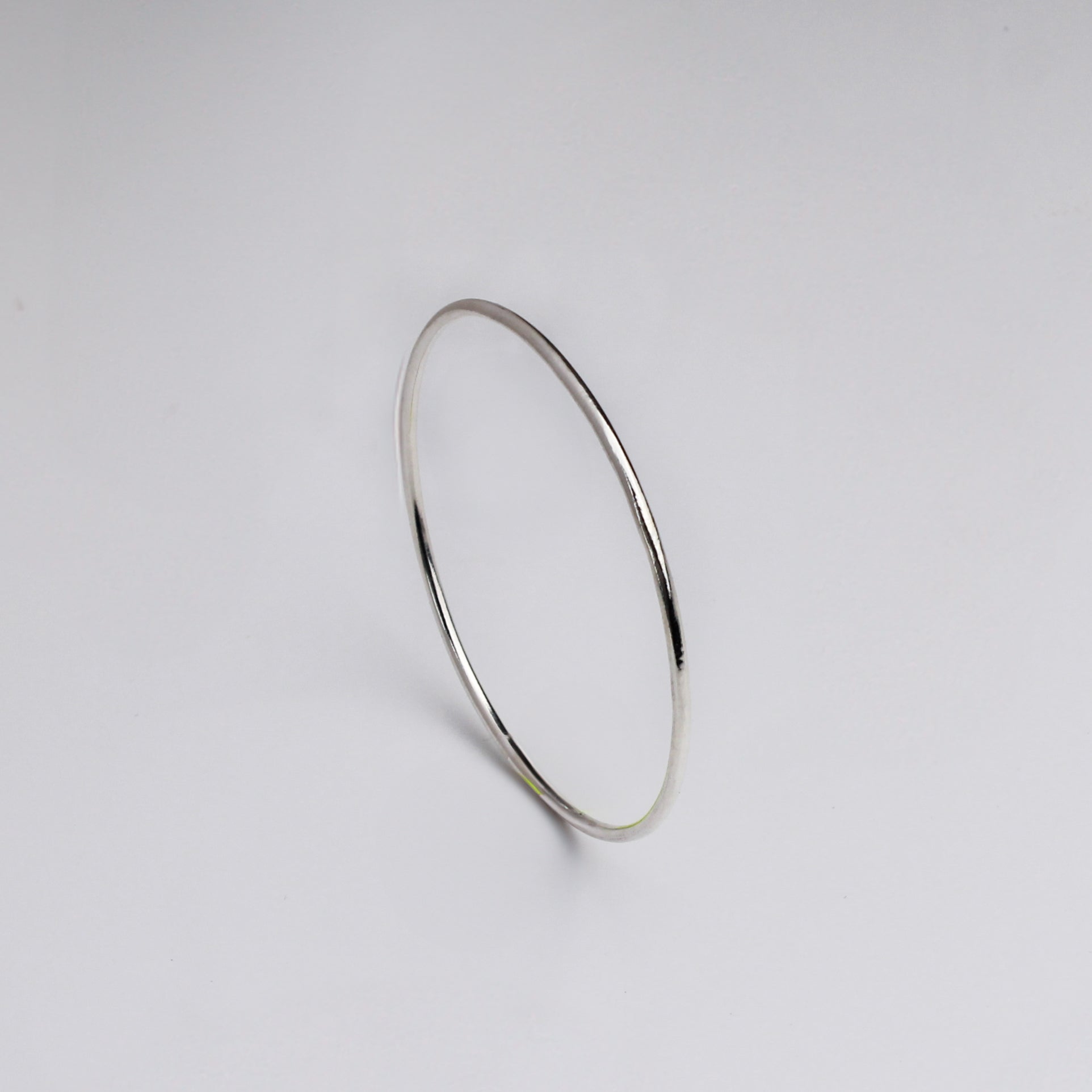 Elegant Plain Silver Bangle for Timeless Style