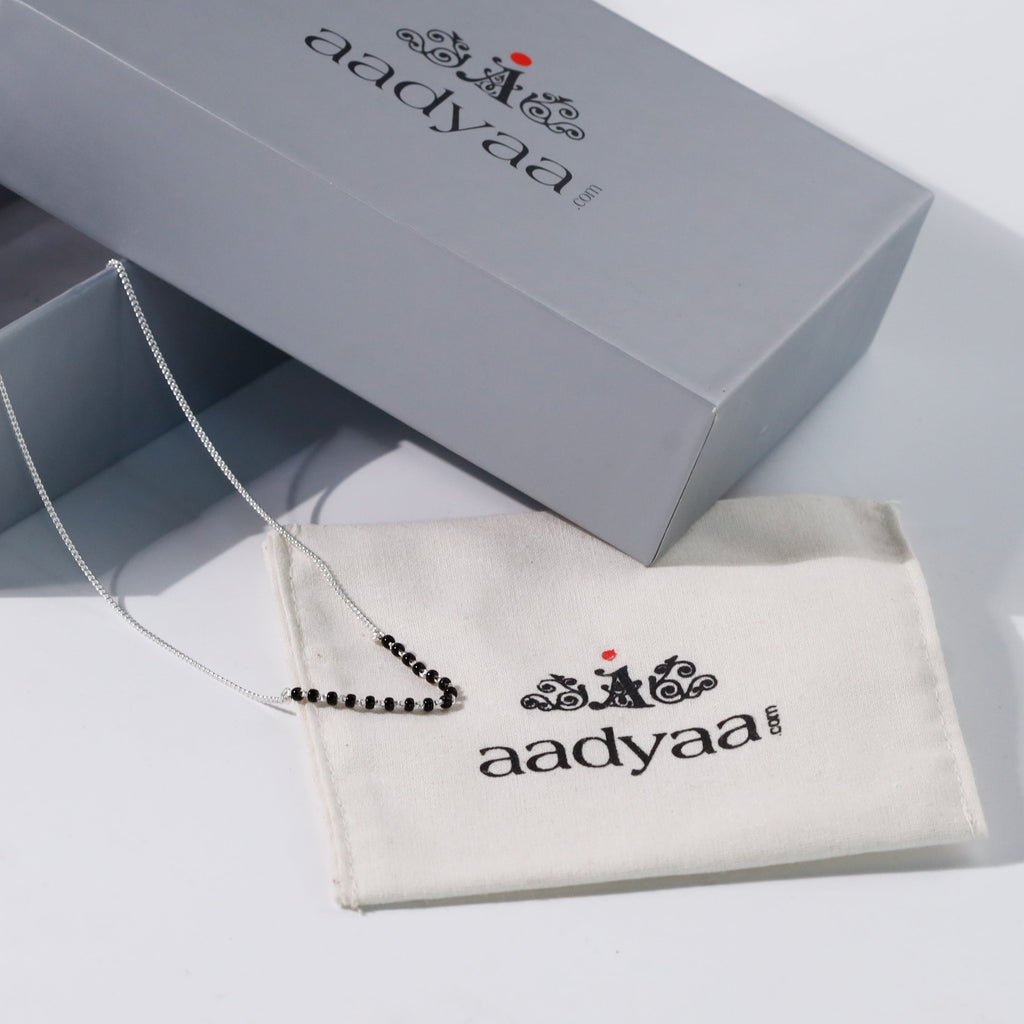 Elegante Kette aus Silber im klassischen Mangalsutra-Design